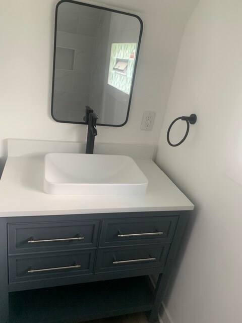 Foto del edificio - 127 W Troy Ave