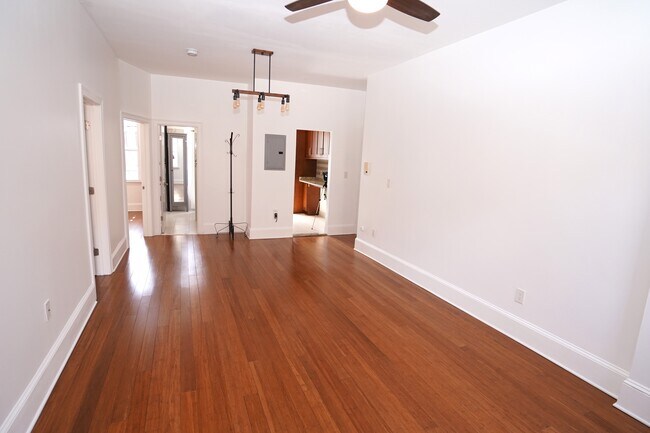 Building Photo - 72 Strathmore Rd