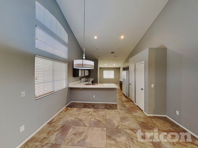 Foto del edificio - 2030 Maui Surf Ave