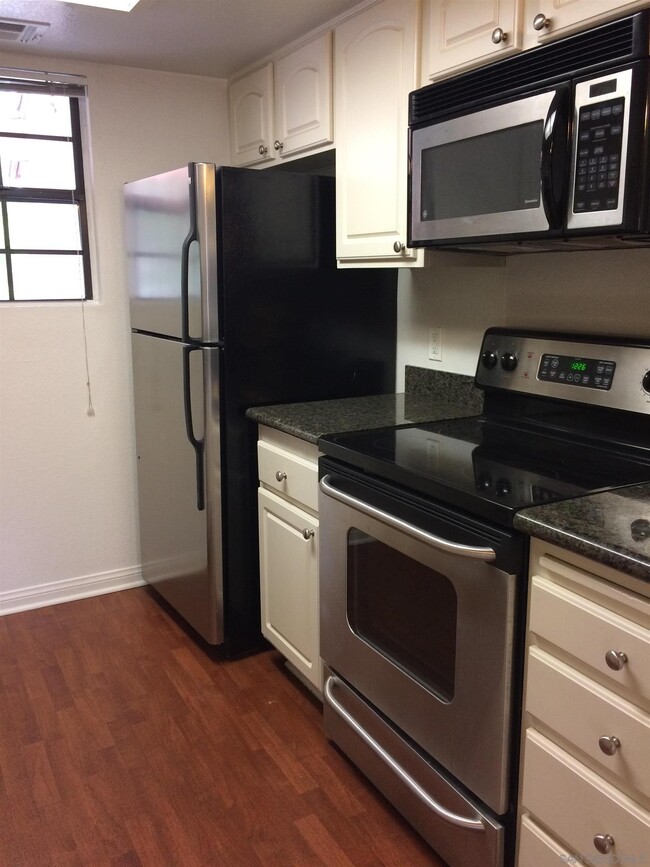 Foto del edificio - 12047 Alta Carmel Ct