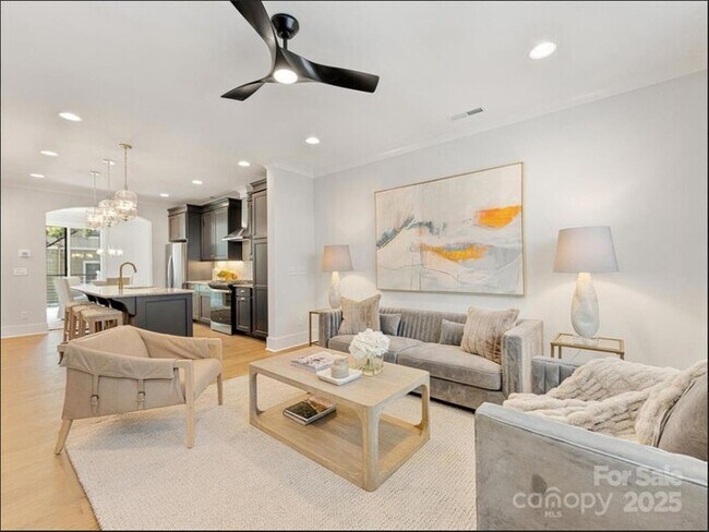 Building Photo - A cozy and spacious 4-bedroom, 5-bath home...