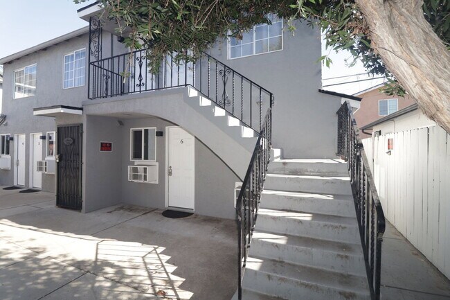 Foto del edificio - 4239 Swift Ave