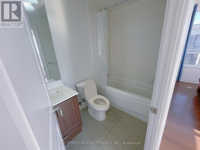 Building Photo - 89 S Town Centre Blvd