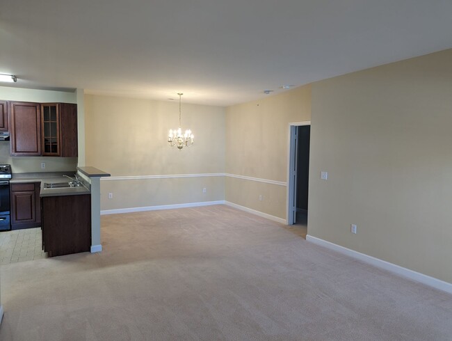 Foto del edificio - CORNELIUS  2 BEDROOM TOWNHOME