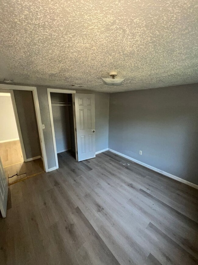 Building Photo - 2109 Ragsdale Ave