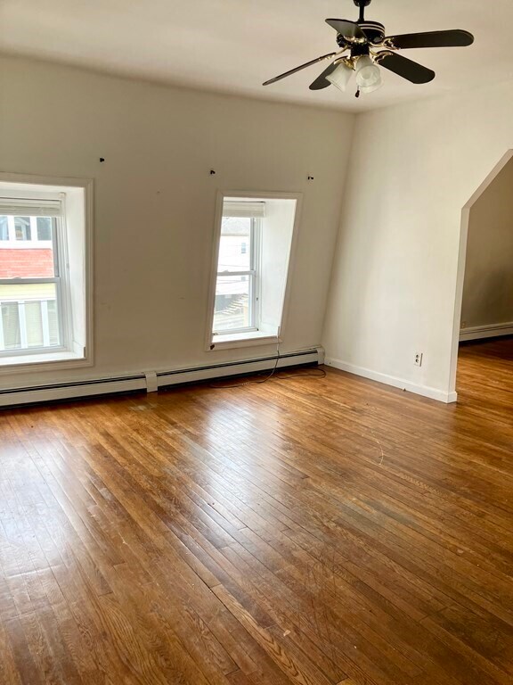 Foto del edificio - 154 Cottage St