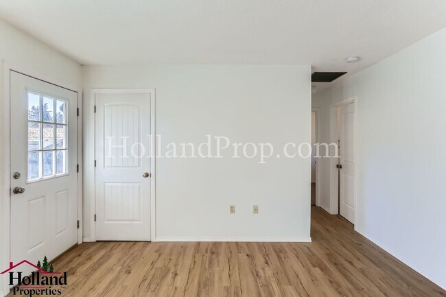 Foto del edificio - ** NEW PRICE ** - Beautiful 2-Bed Home wit...