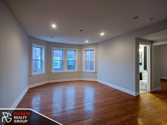 Building Photo - 5029 N Harding Ave