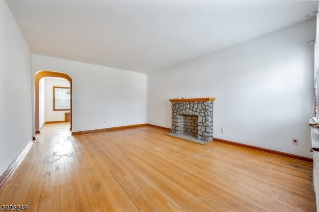 Foto del edificio - 53 Elmwood Terrace