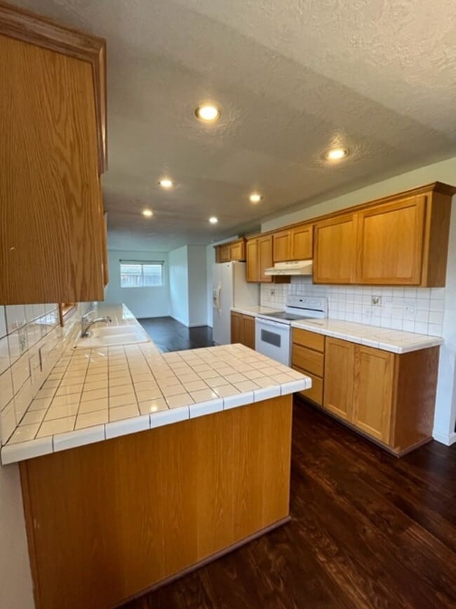 Foto del edificio - $500 off first full month! 3 Bedroom 2 Bath McMinnville OR
