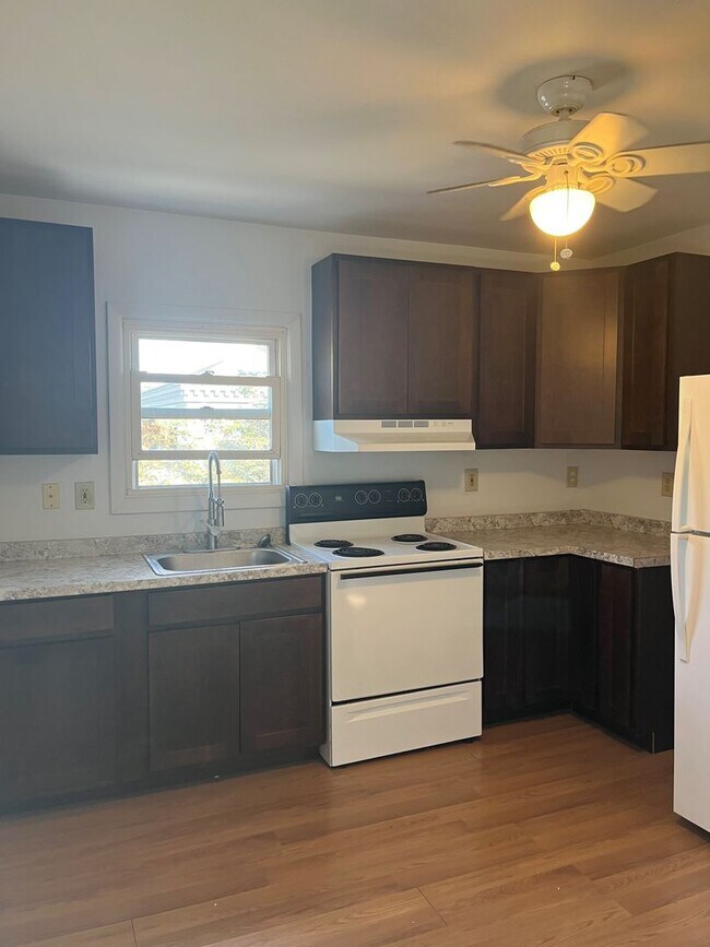 Building Photo - 68 Main Ave