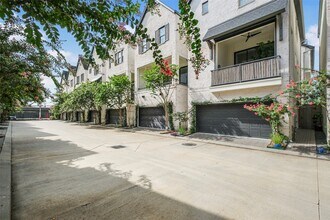 Building Photo - 4010 University Grove St