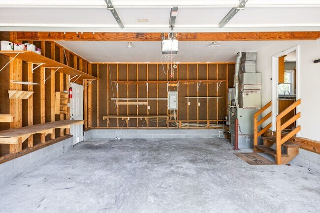 Foto del edificio - Large 4 Bedroom, 2.5 Bathroom Home in Mech...