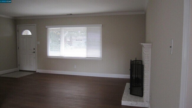 Building Photo - 148 Cynthia Dr