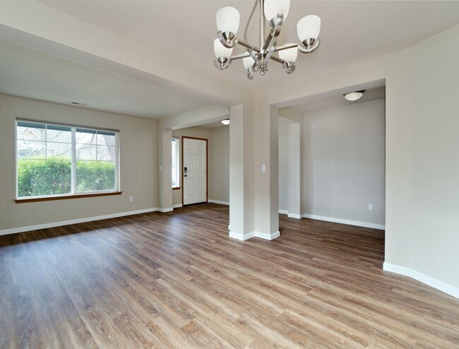 Building Photo - Spacious 5-Bedroom, 2.5 Home in Maple Valley