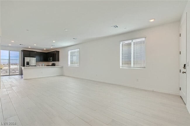 Building Photo - 9770 Redwood Cascade St