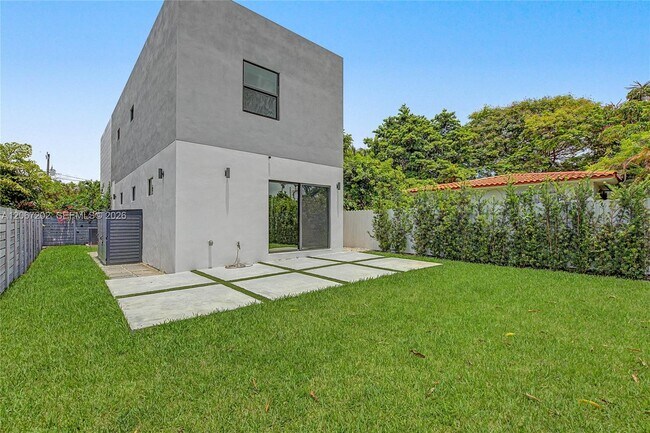 Foto del edificio - 2320 SW 14th St