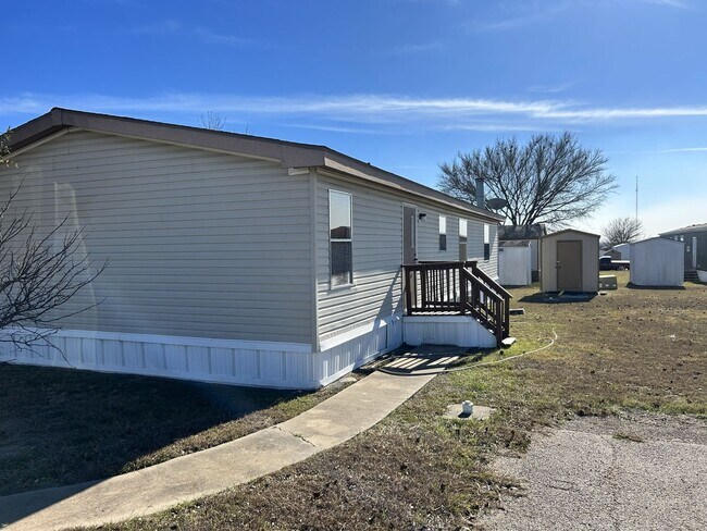 Building Photo - 6100 E Rancier Ave