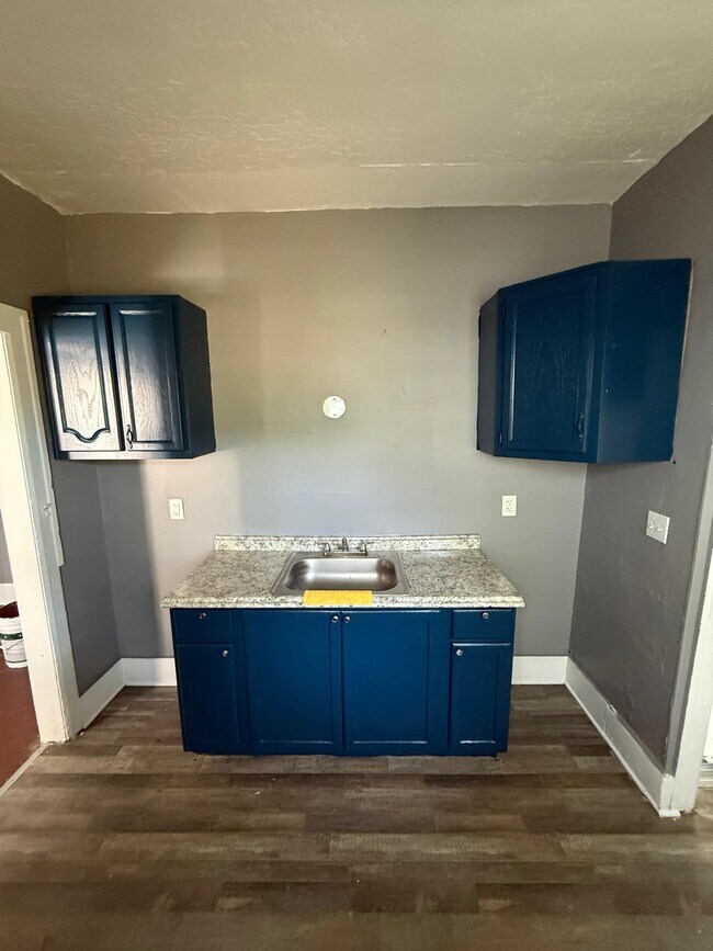 Foto del edificio - 5517 Hillsboro St