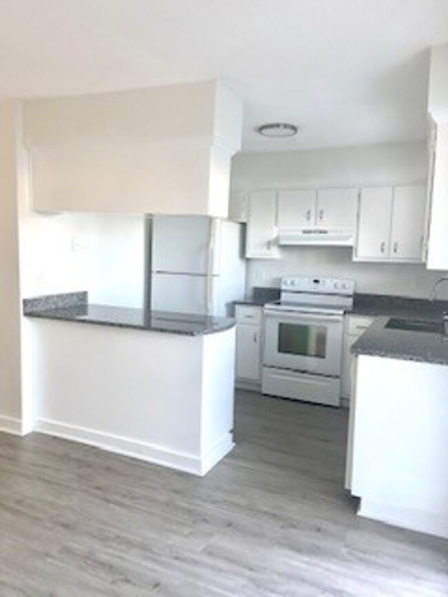 Foto del edificio - Very cute 2 bedroom 1 1/2 bath town-home c...