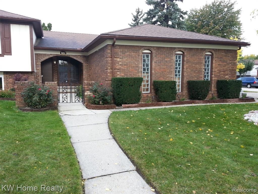 Primary Photo - 3451 Cleveland Dr