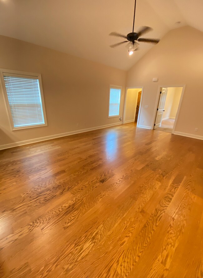 Building Photo - Charming home in Auburn!