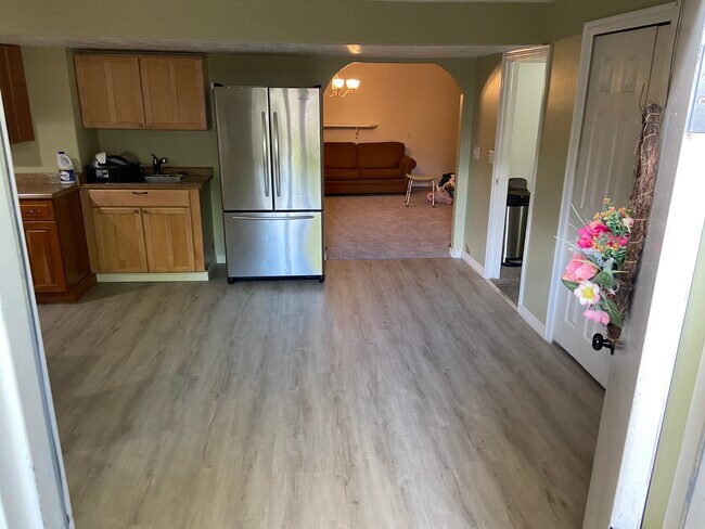 Building Photo - 1401 Ridge Line Dr