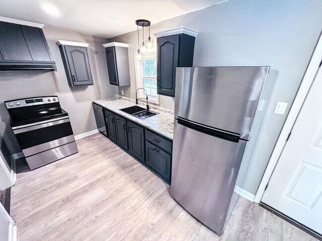 Building Photo - 2261 Paden St