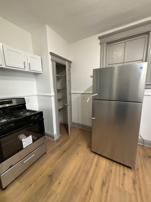 66 N Grove st 3 - 61 N Grove St