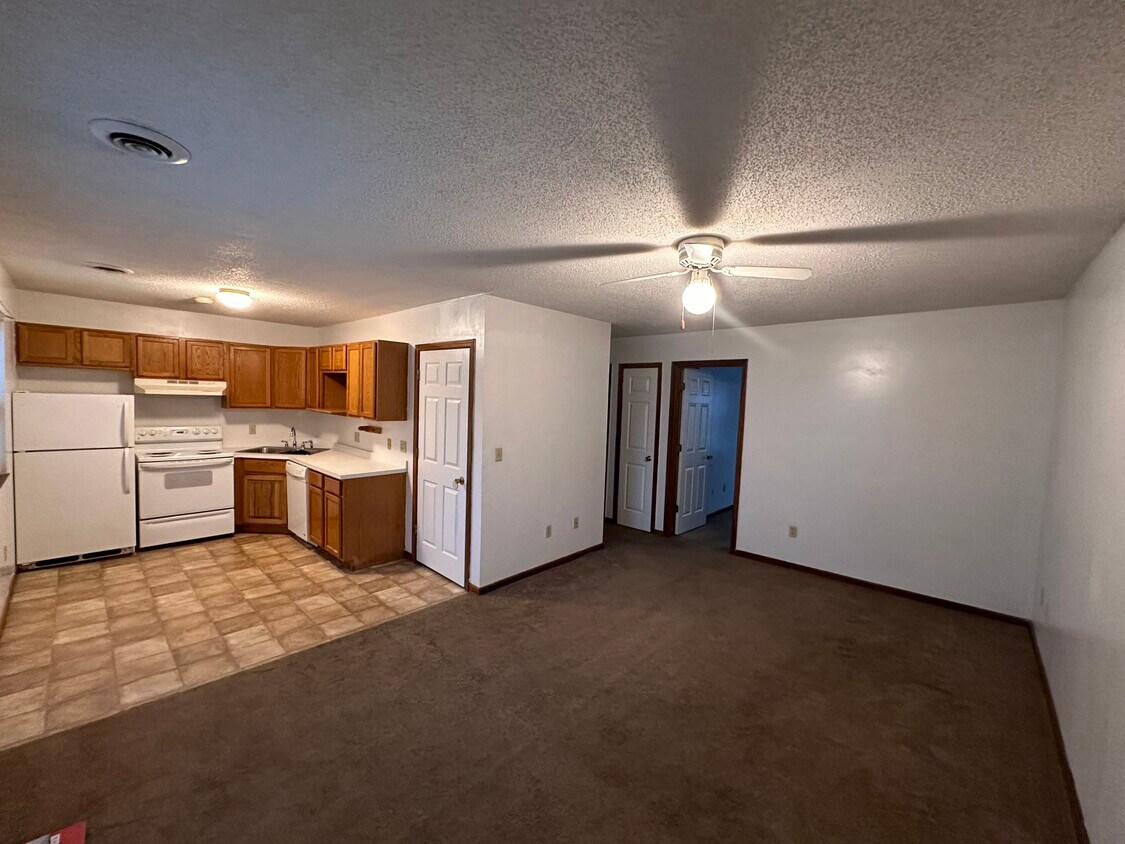 Foto principal - 42 W Main St