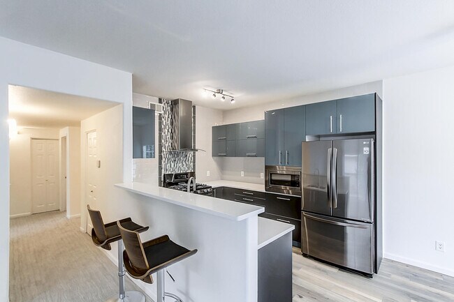 Foto del edificio - 8381 Pebble Creek Way