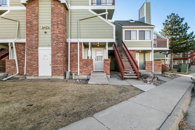 Building Photo - Newly Updated Condo with Central AC, Firep...