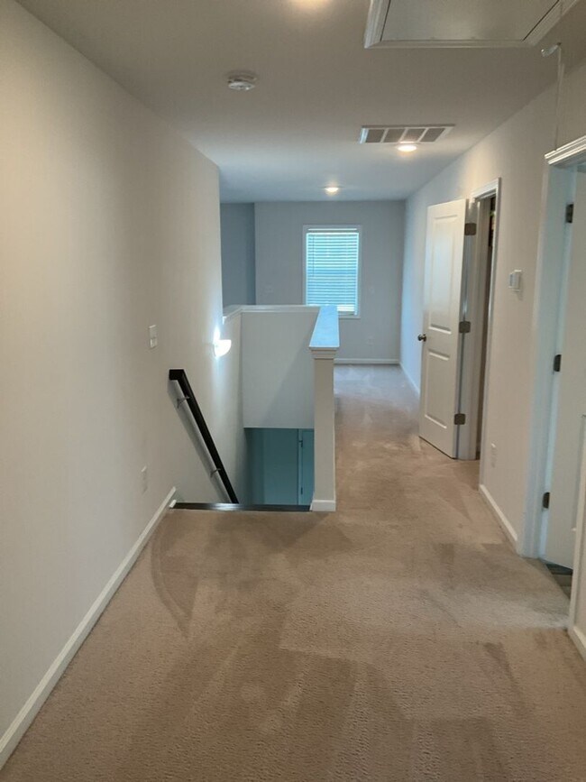 Foto del edificio - 511 Rhine Falls Ln