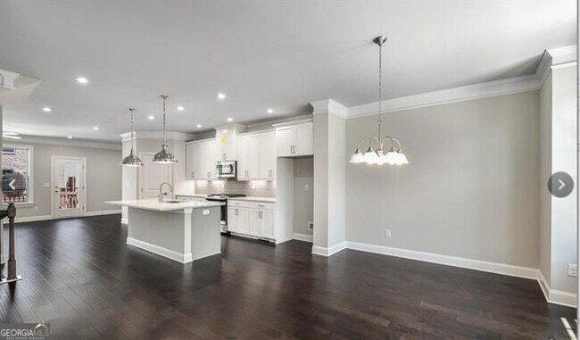 Foto del edificio - 1323 Harris Way S