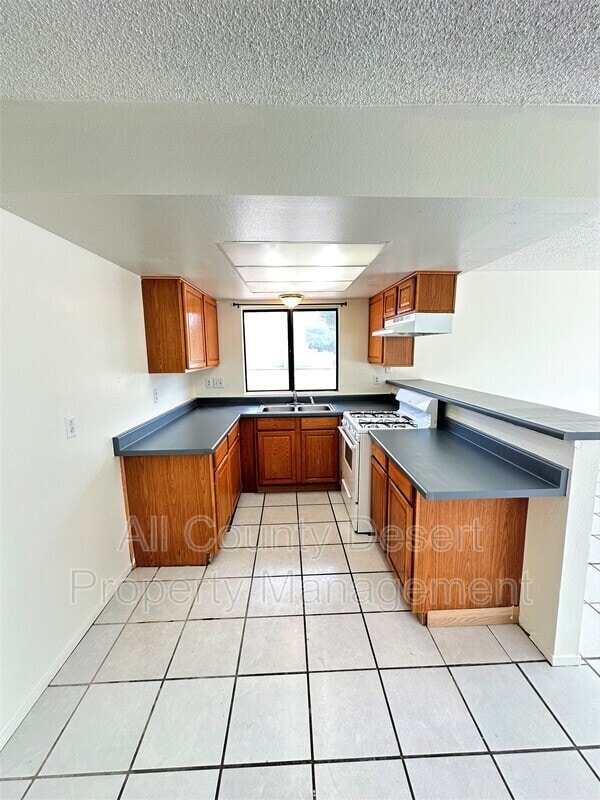 Building Photo - 33995 Via Echo
