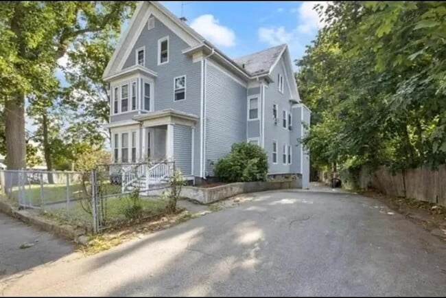 Building Photo - 31 Lyman St