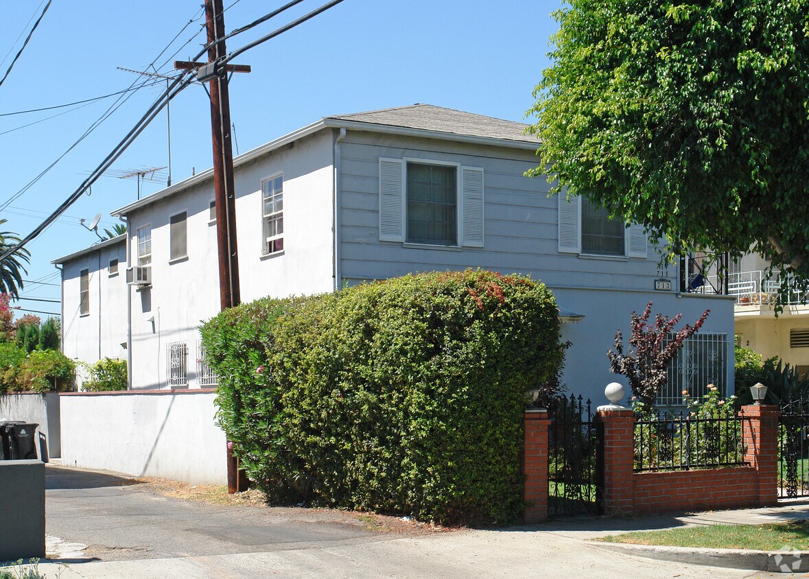 Primary Photo - 713-715 N Edinburgh Ave