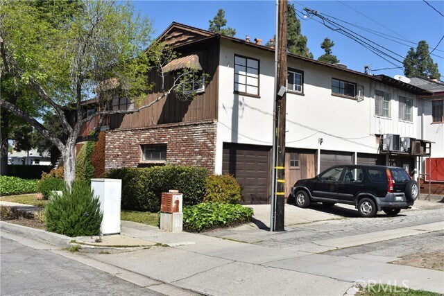 Building Photo - 5 E Forest Ave