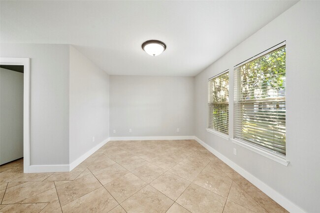 Building Photo - 26852 Wellington Ct