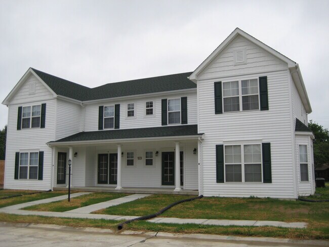Frente - 5011 Riverport Cmns