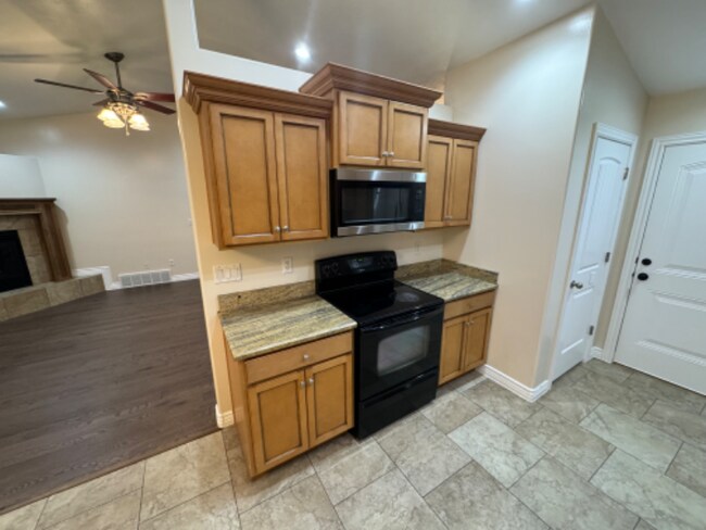 Building Photo - 656 S 1050 W