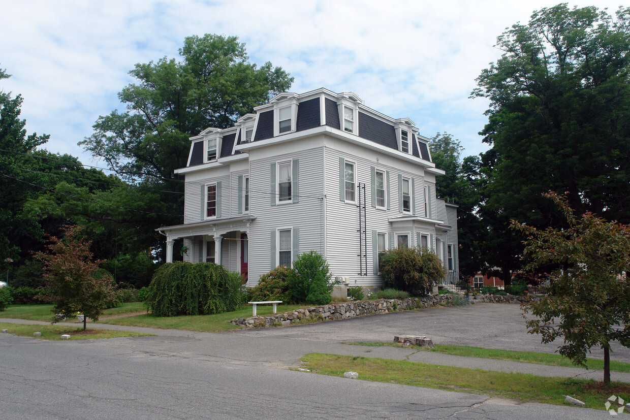 Building Photo - 10 Pleasant St