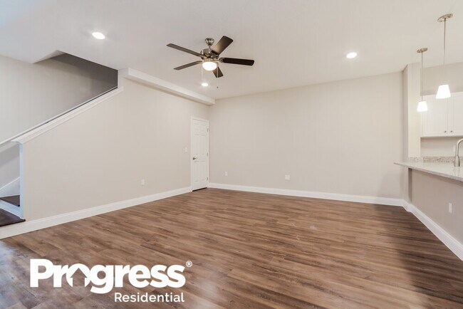 Building Photo - 126 Eleven Oaks Cir
