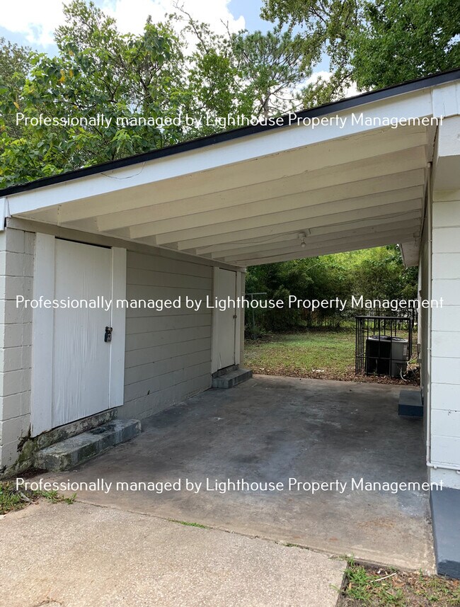 Foto del edificio - Just Renovated! 3/1.5 in Sherwood Forest!
