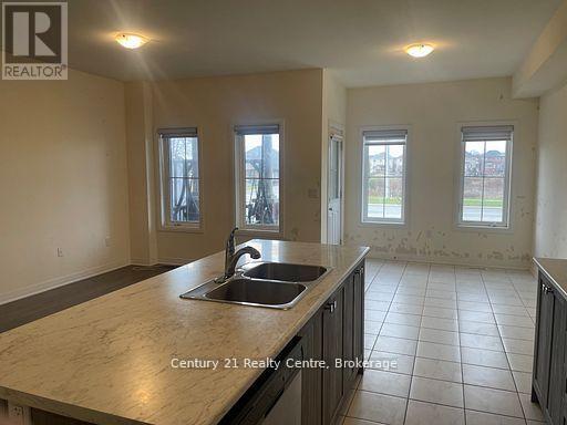 Photo du bâtiment - 33 Brixham Ln