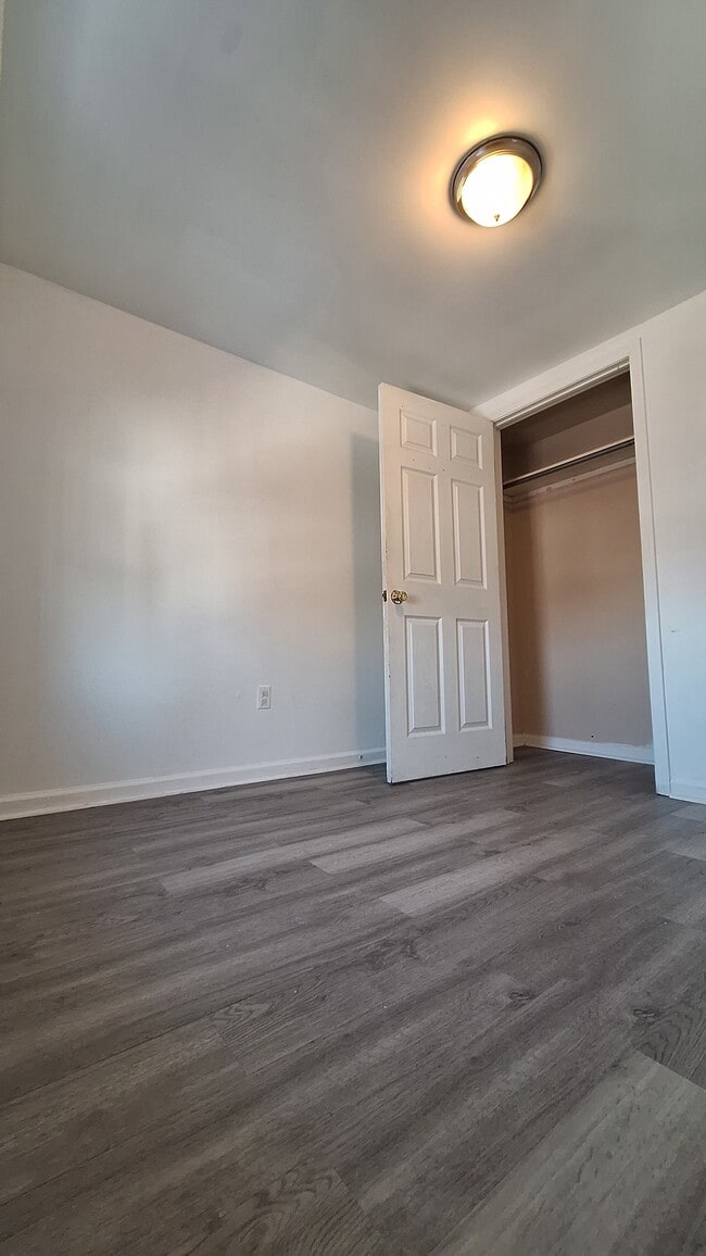 Foto del edificio - 436 N Law St