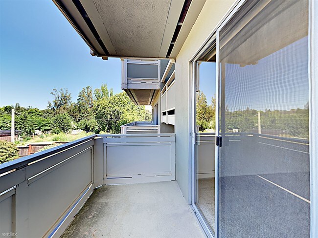 Building Photo - 8564 Cypress Ave