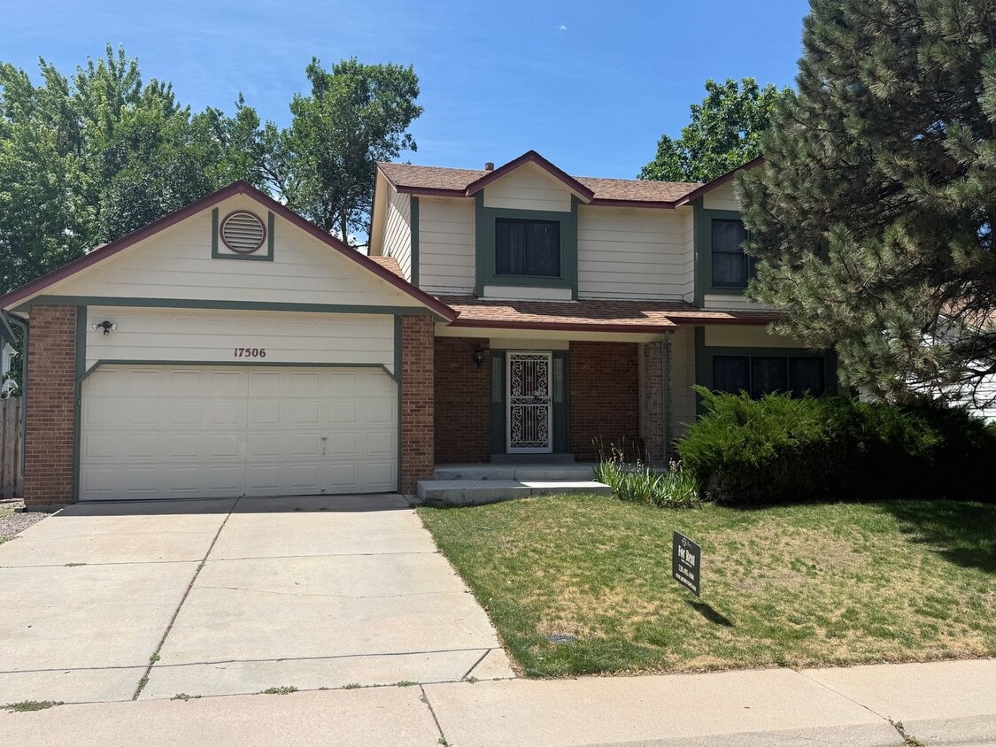 Updated 4 bedrooms, 3.5 bathrooms! - Updated 4 bedrooms, 3.5 bathrooms!