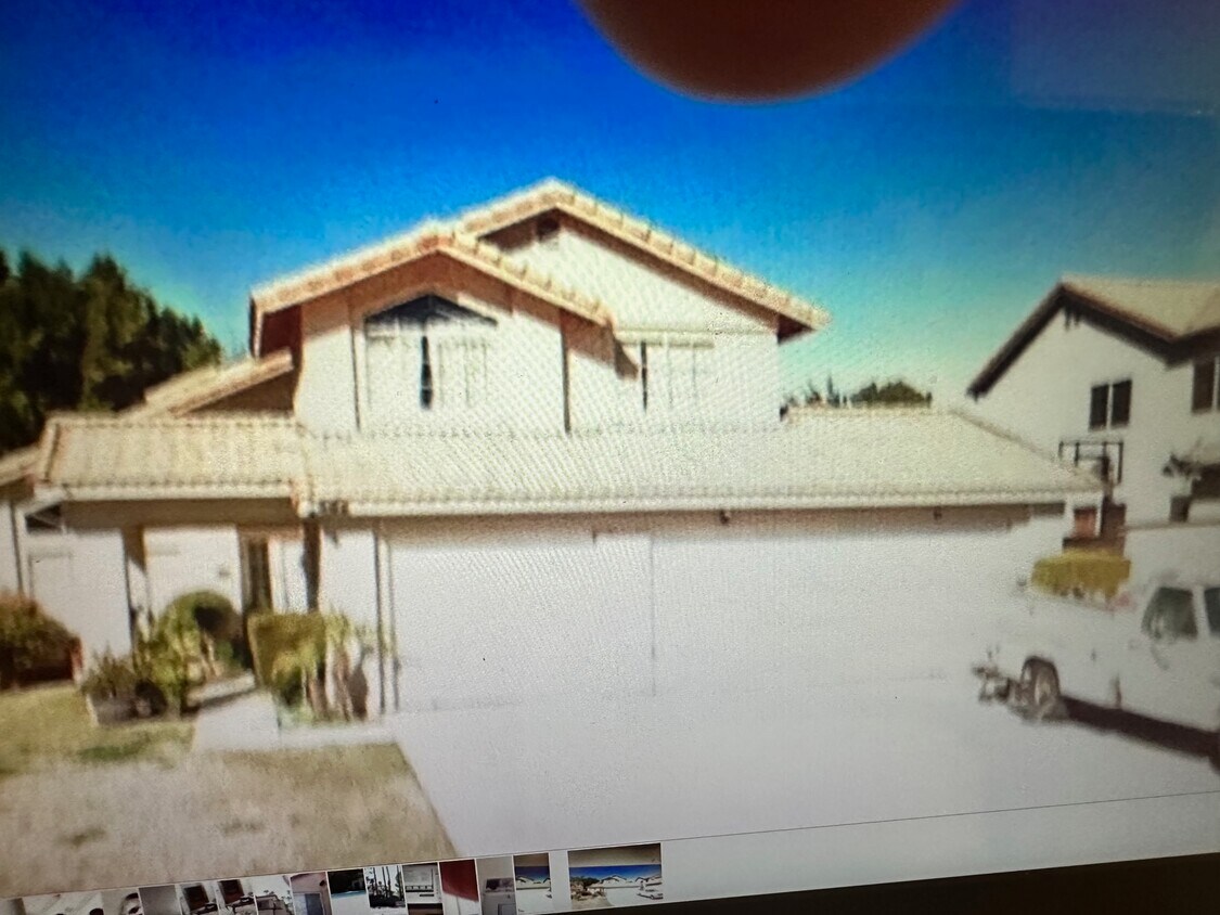 Orangecrest 4 Bedroom + Bonus Room 3 Bath - 19372 Bridgewater Ln