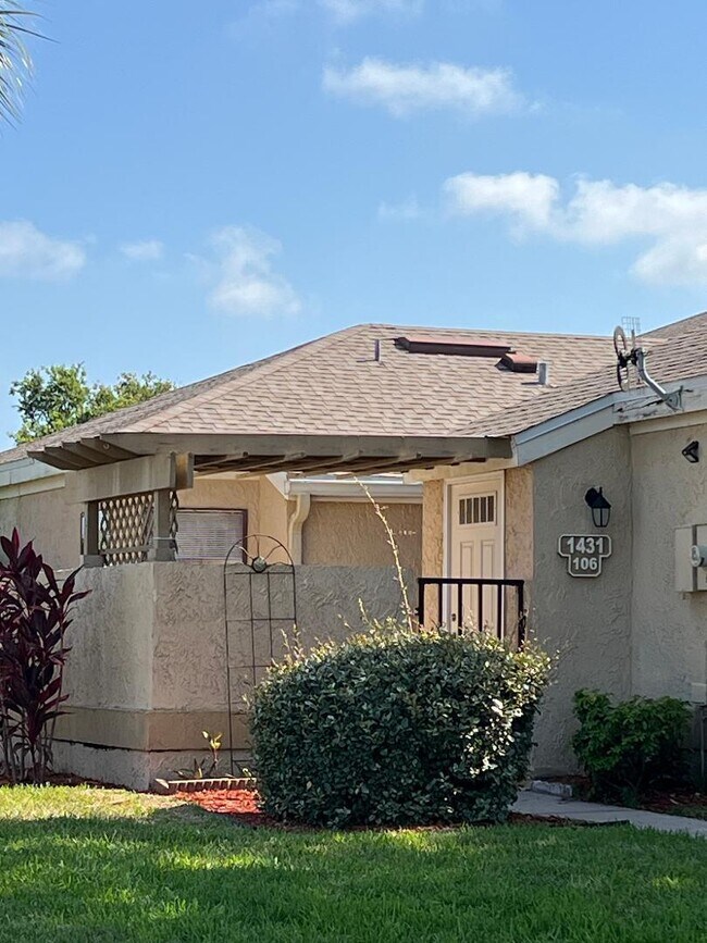 Foto del edificio - 1461 Sheafe Ave NE
